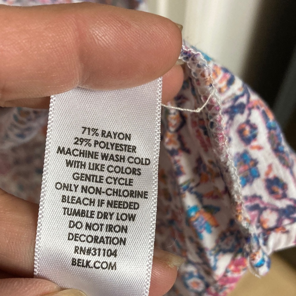 3/$20 bundle and save
Kim Rogers Multicolor Patterned Blouse - Picture 8 of 8